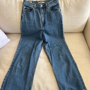 LEVI’S WOMEN’S JEANS SZ 26